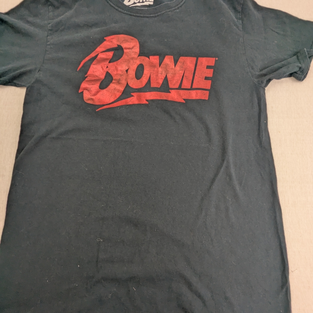 David Bowie Stylized Tee Tshirt With Bold  Red Satin BOWIE Logo Small 2021